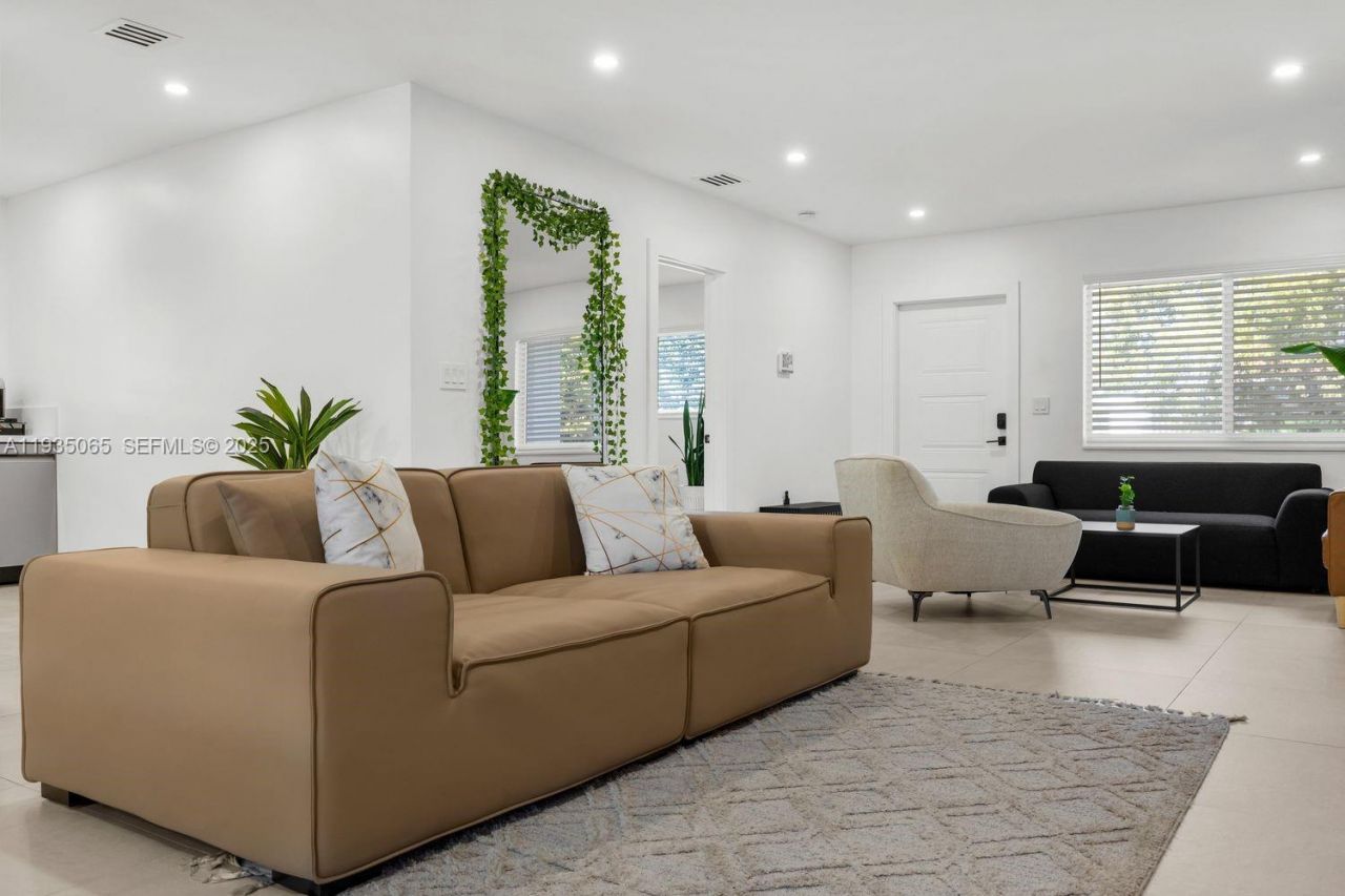 3260 NW 9th St, Miami, FL 33125 Photo