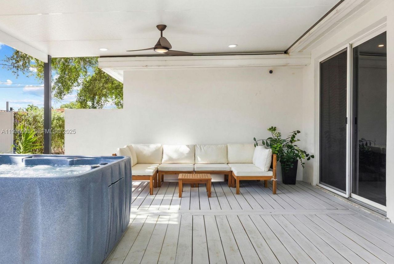 3260 NW 9th St, Miami, FL 33125 Photo