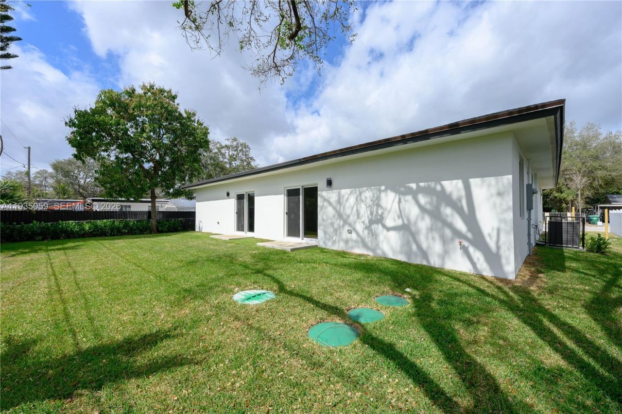 1864 NW 91st St, Unit 1864, Miami, FL 33147 Photo