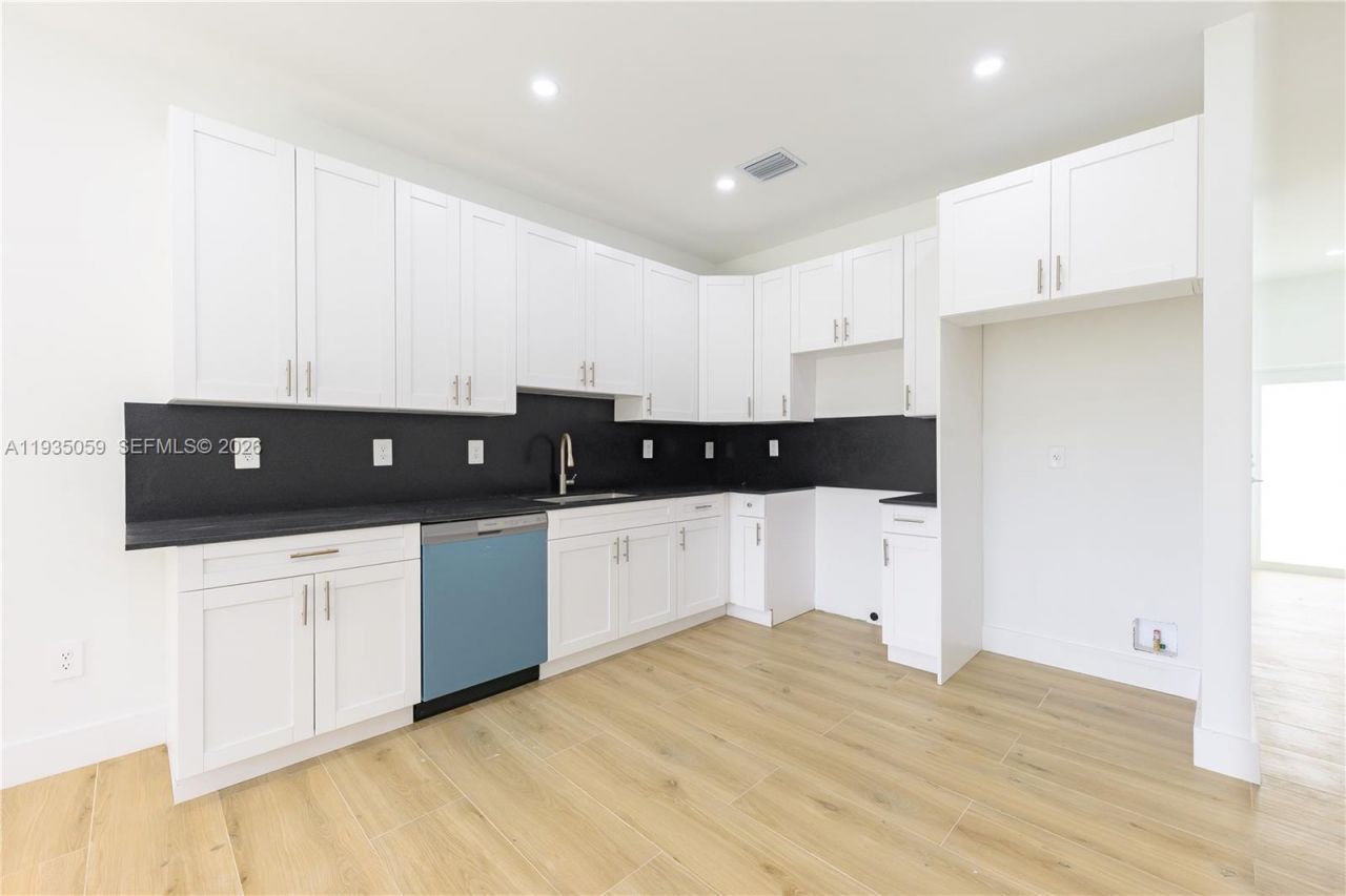 1864 NW 91st St, Unit 1864, Miami, FL 33147 Photo