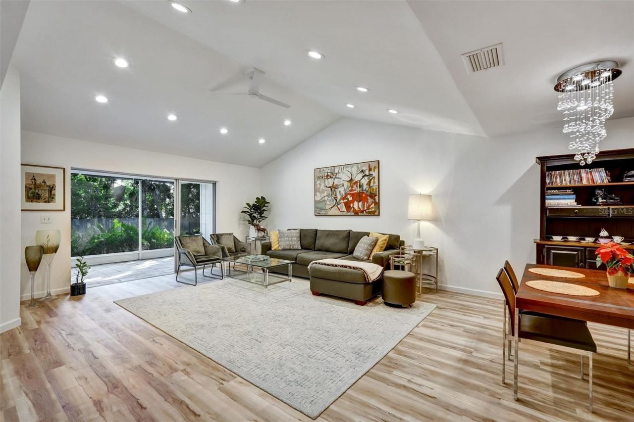 3448 Tallywood Circle, Unit 7050, Sarasota, FL 34237 Photo