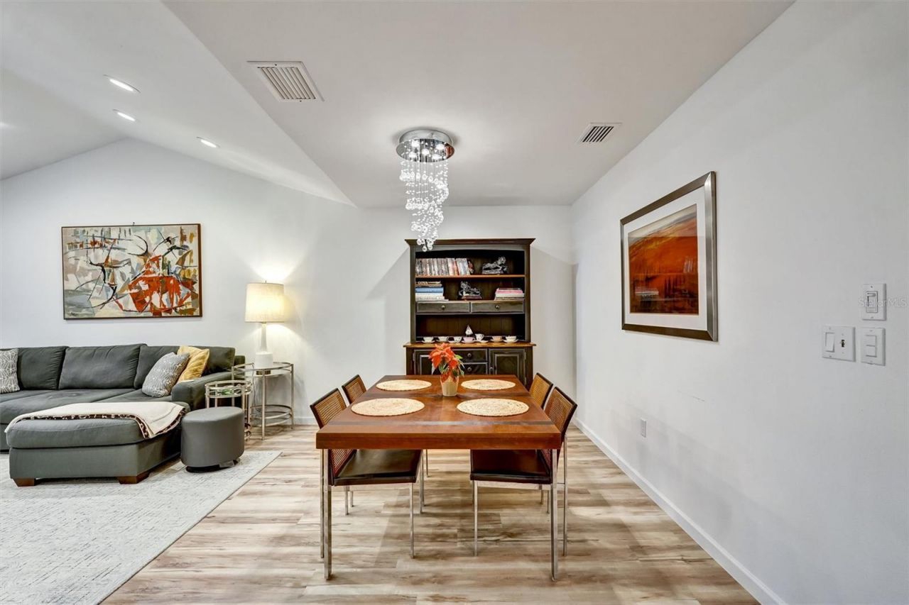 3448 Tallywood Circle, Unit 7050, Sarasota, FL 34237 Photo