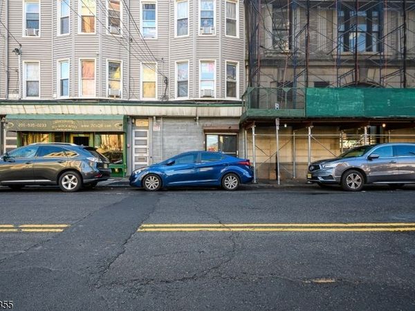 451 Hoboken Ave, Jersey, NJ 07306