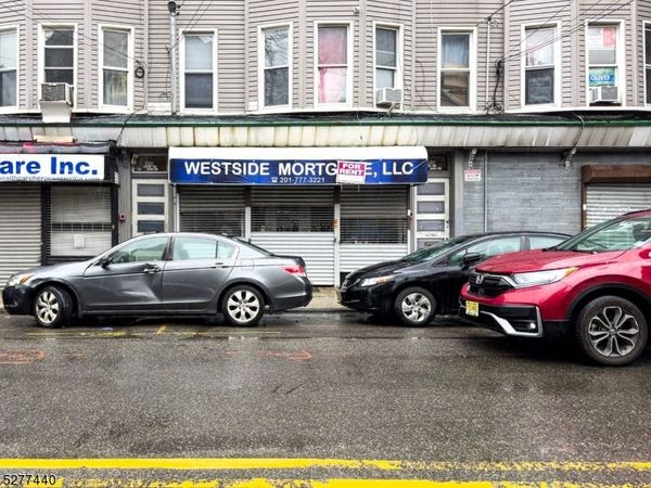 449 Hoboken Ave, Jersey, NJ 07306