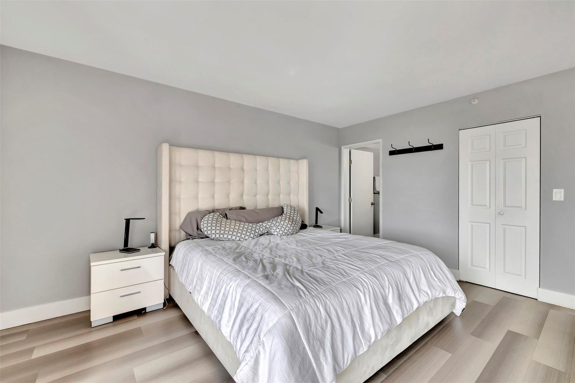 2200 S Cypress Bend Drive, Unit 702, Pompano Beach, FL 33069 Photo