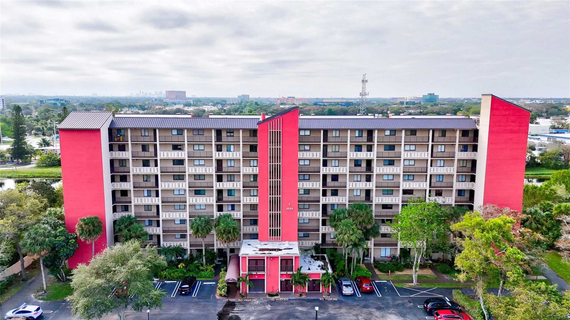 2200 S Cypress Bend Drive, Unit 702, Pompano Beach, FL 33069 Photo