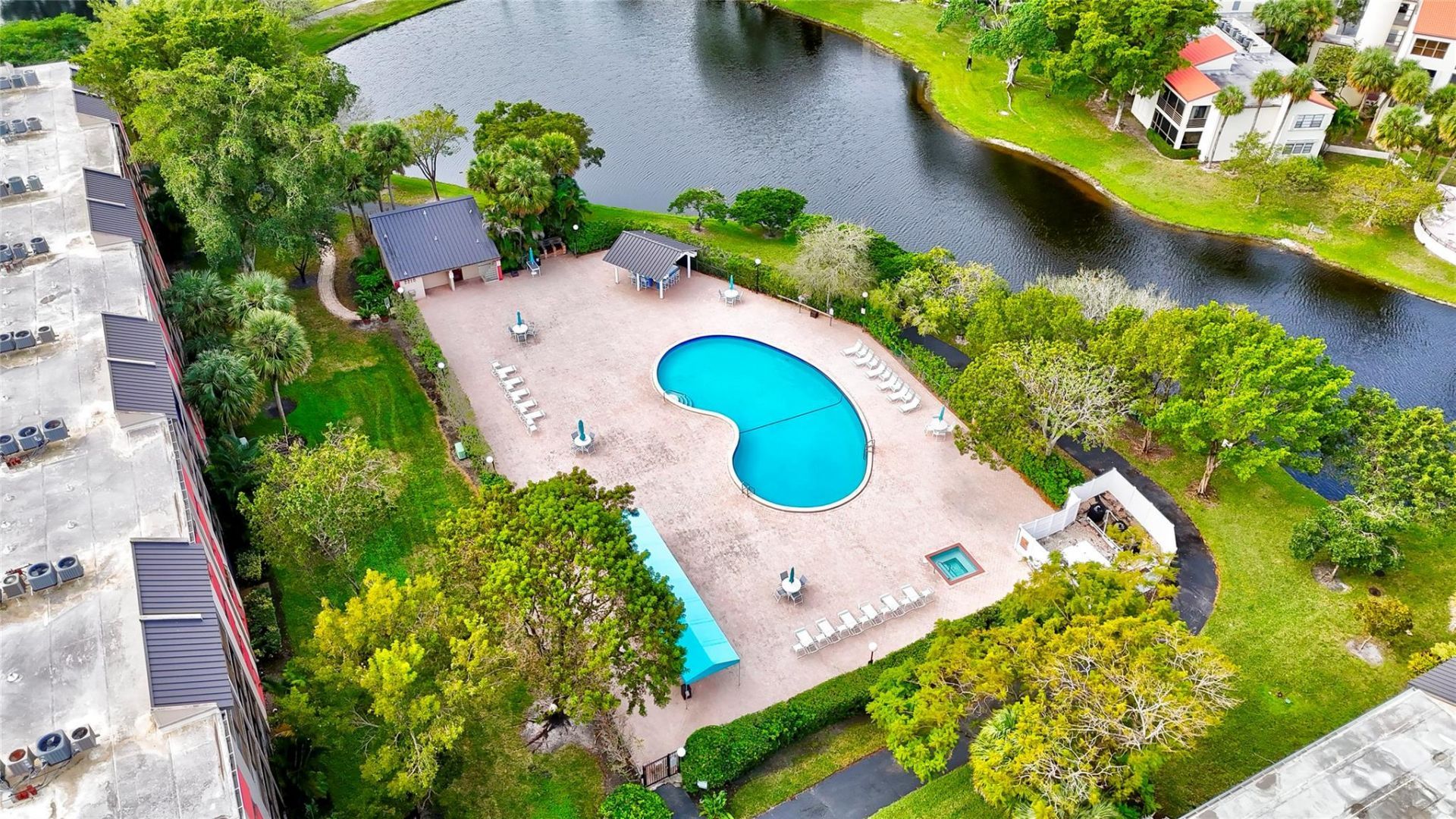 2200 S Cypress Bend Drive, Unit 702, Pompano Beach, FL 33069 Photo