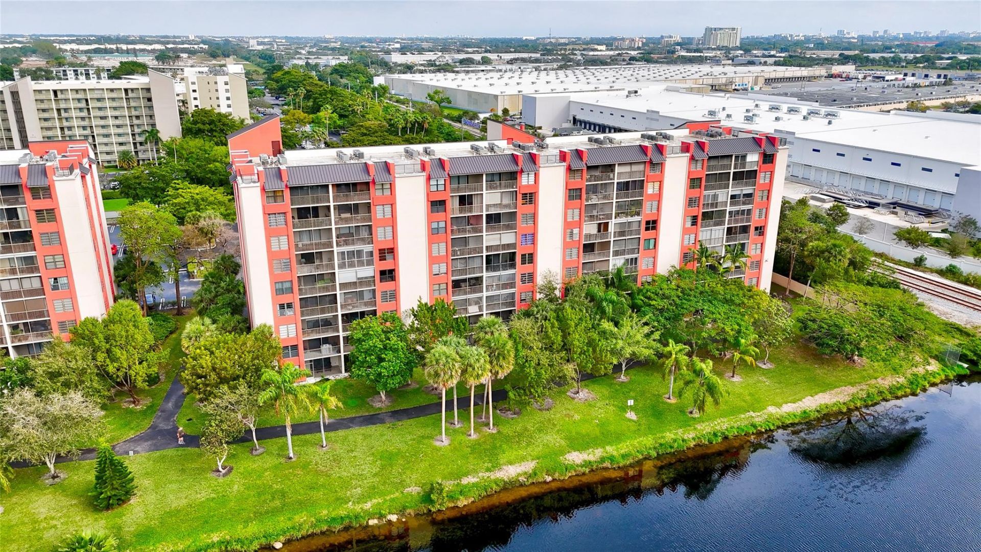 2200 S Cypress Bend Drive, Unit 702, Pompano Beach, FL 33069 Photo