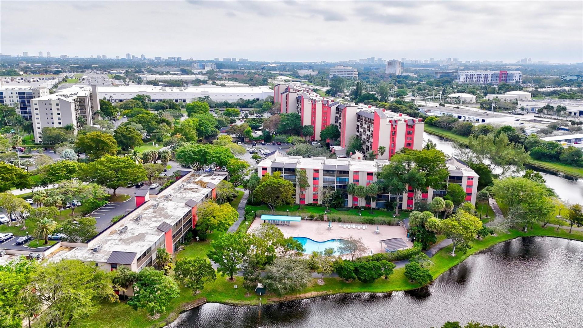 2200 S Cypress Bend Drive, Unit 702, Pompano Beach, FL 33069 Photo