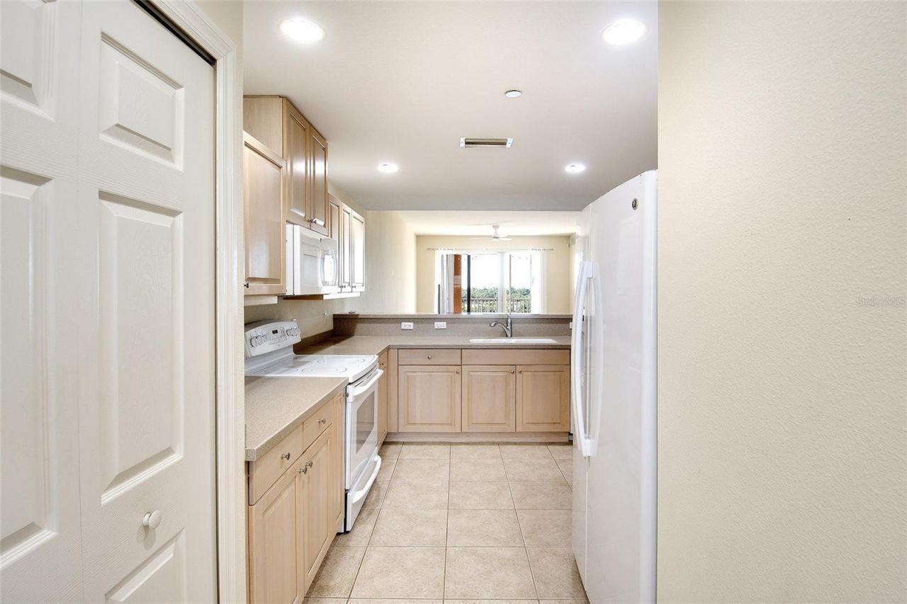 1921 Monte Carlo Drive, Unit 603, Sarasota, FL 34231 Photo