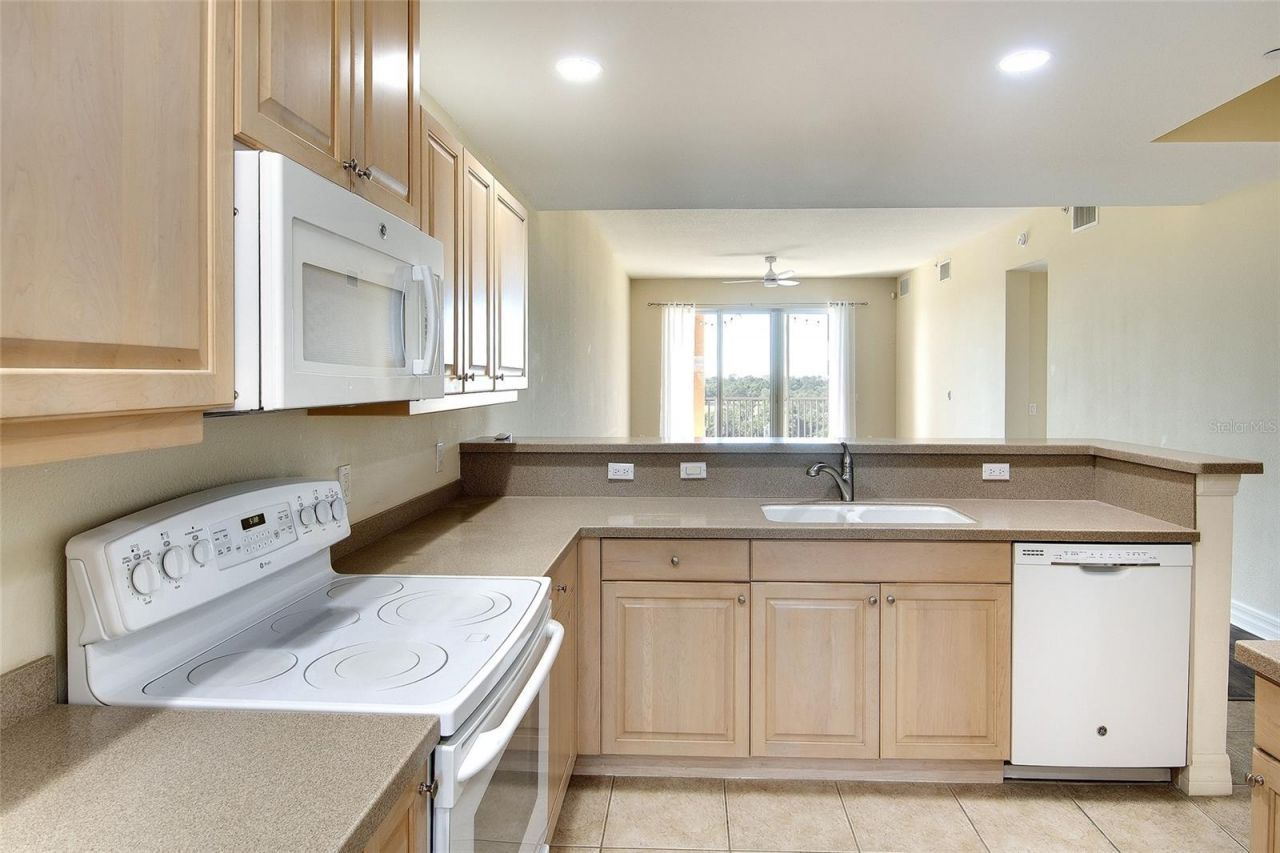 1921 Monte Carlo Drive, Unit 603, Sarasota, FL 34231 Photo