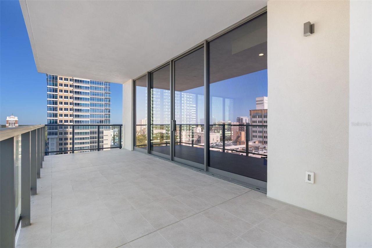 275 1st Avenue S, Unit 1001, Saint Petersburg, FL 33701 Photo