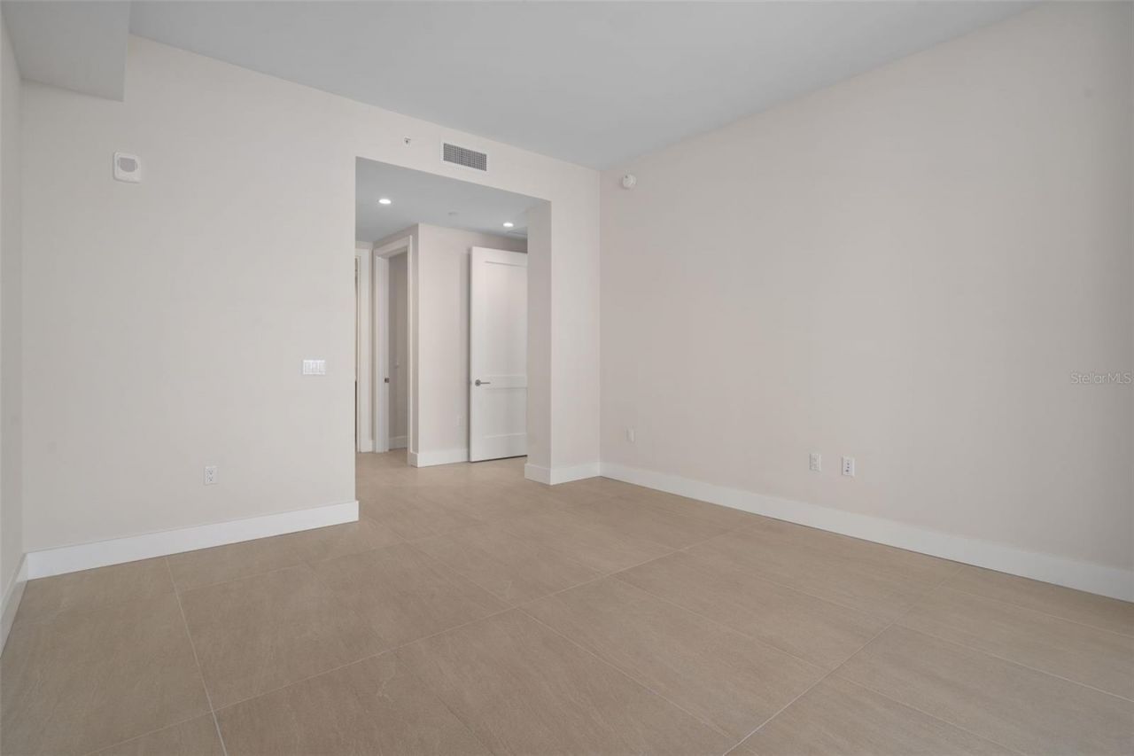 275 1st Avenue S, Unit 1001, Saint Petersburg, FL 33701 Photo