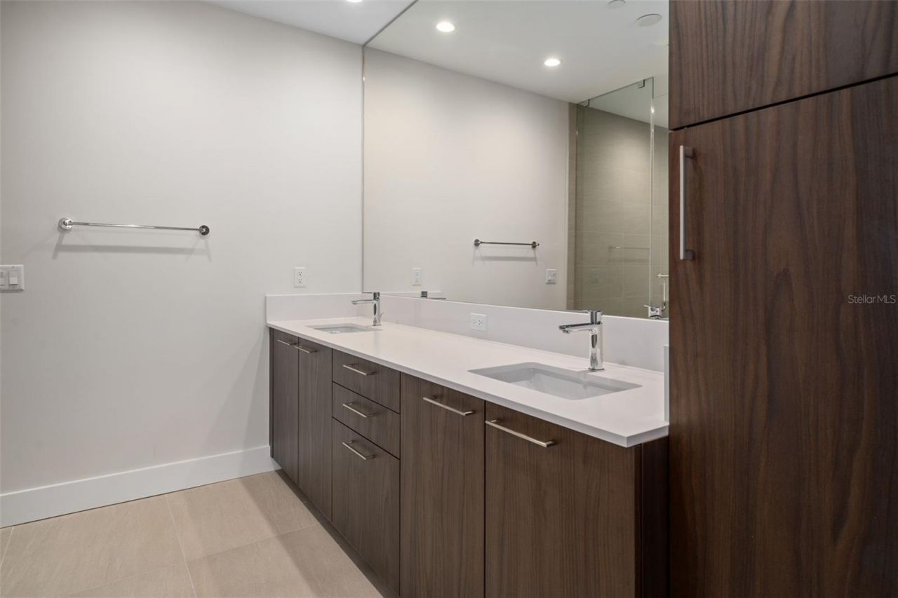 275 1st Avenue S, Unit 1001, Saint Petersburg, FL 33701 Photo