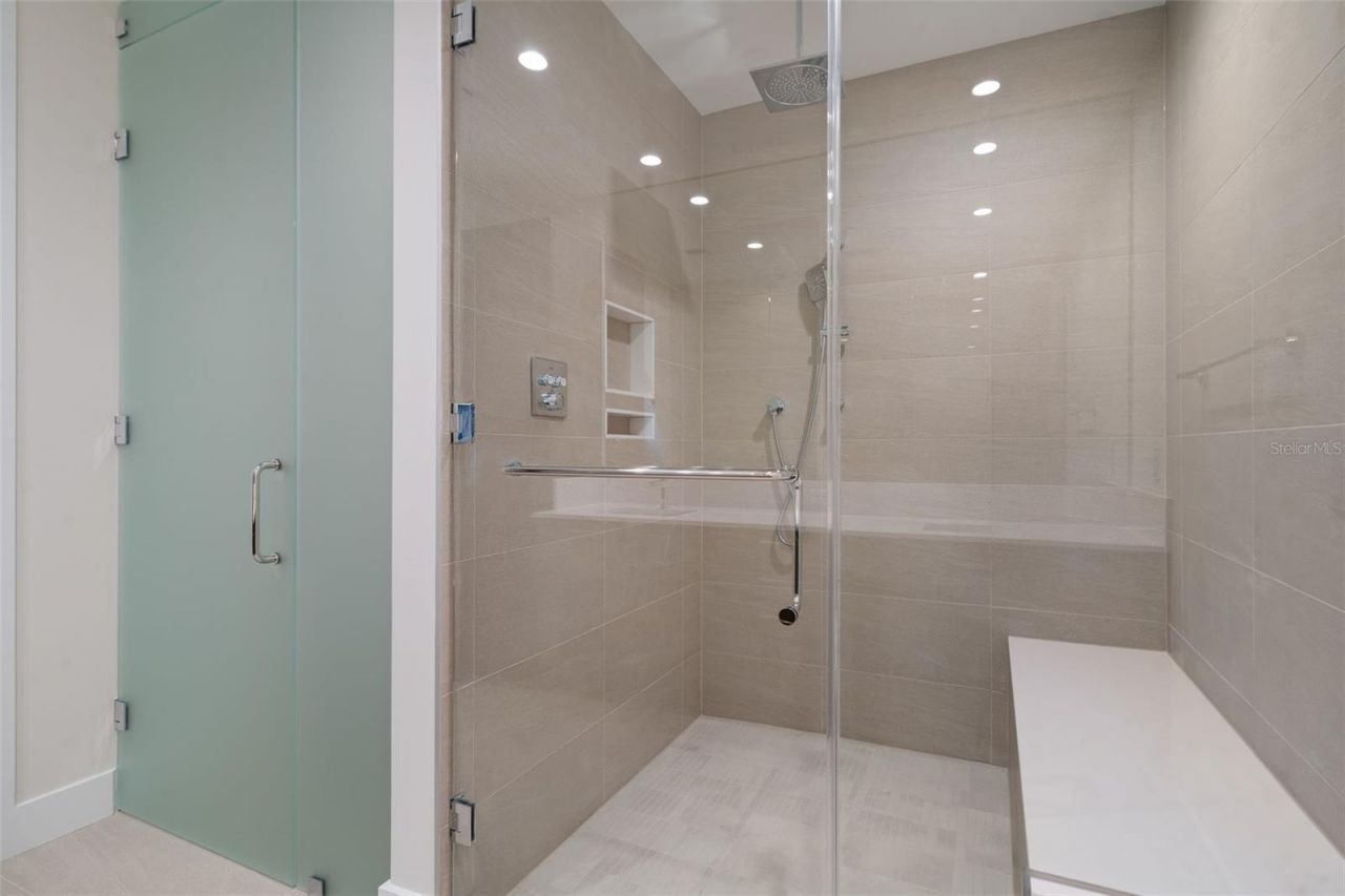 275 1st Avenue S, Unit 1001, Saint Petersburg, FL 33701 Photo