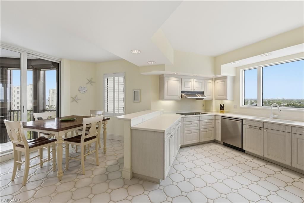 8990 Bay Colony Dr, Unit 1203, Naples, FL 34108 Photo