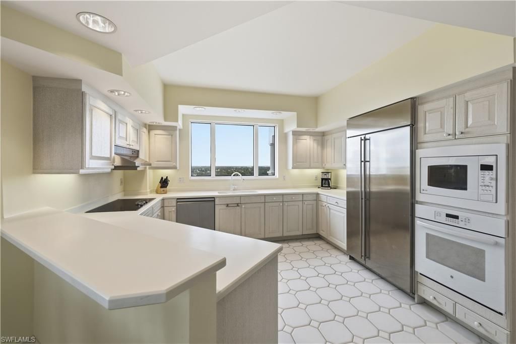 8990 Bay Colony Dr, Unit 1203, Naples, FL 34108 Photo