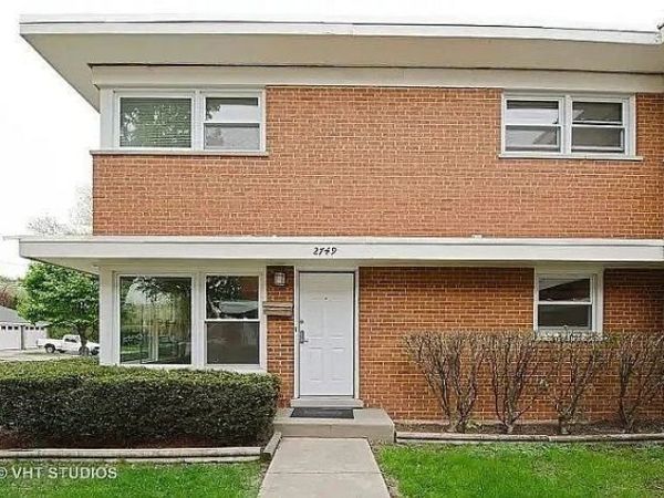 2749 W North Shore Avenue, Chicago, IL 60645