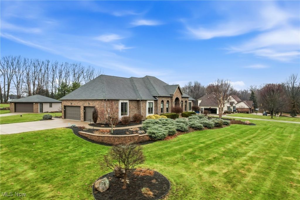 110 Longview Circle, North Lima, OH 44452 Main Photo