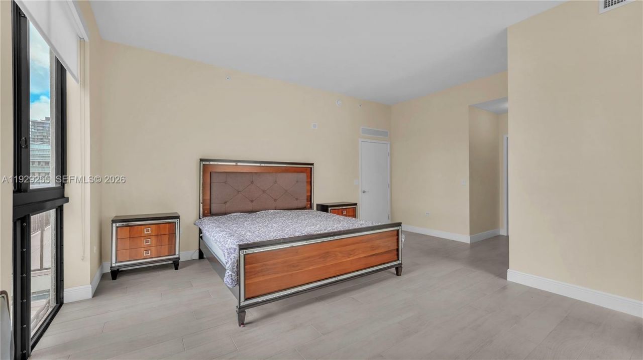 999 SW 1st Ave, Unit UPH12, Miami, FL 33130 Photo