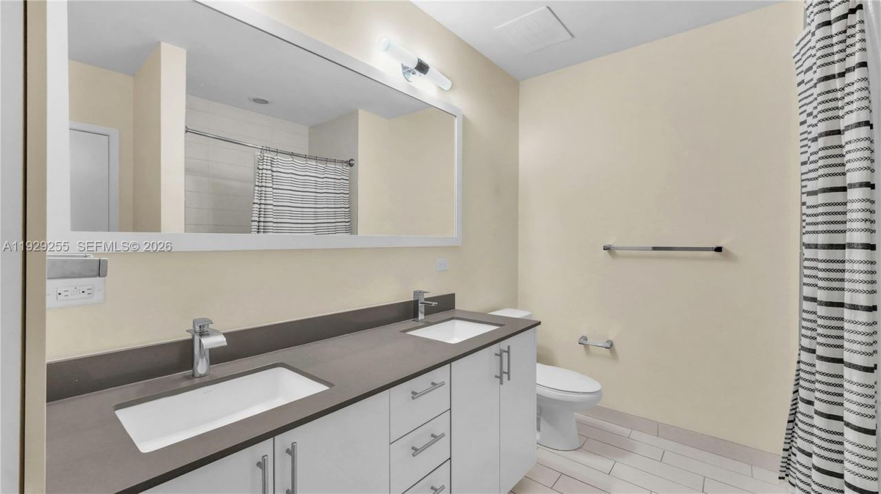 999 SW 1st Ave, Unit UPH12, Miami, FL 33130 Photo