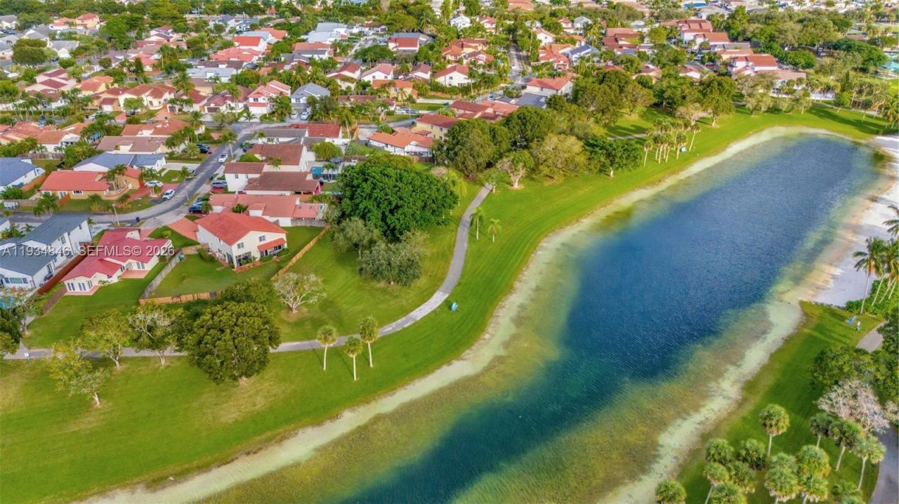 10320 SW 154th Cir Ct, Unit 8, Miami, FL 33196 Photo