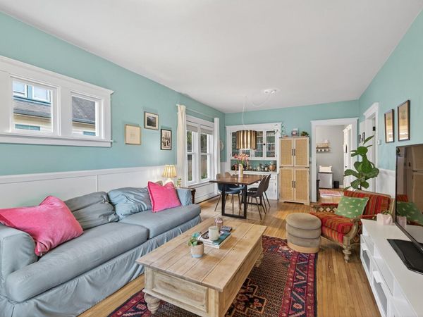 989 Barrett Street, Saint Paul, MN 55103