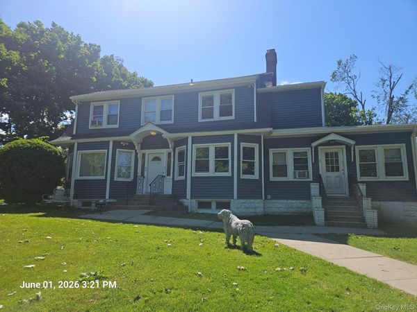 1 Beech Drive, Unit 5, Ronkonkoma, NY 11779