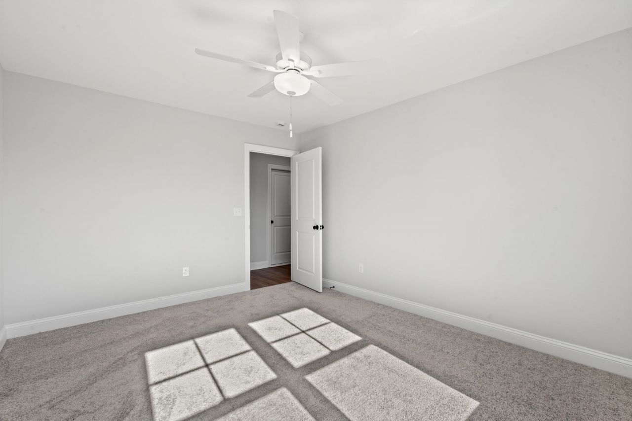 702 Daisy Bank Circle Photo 14