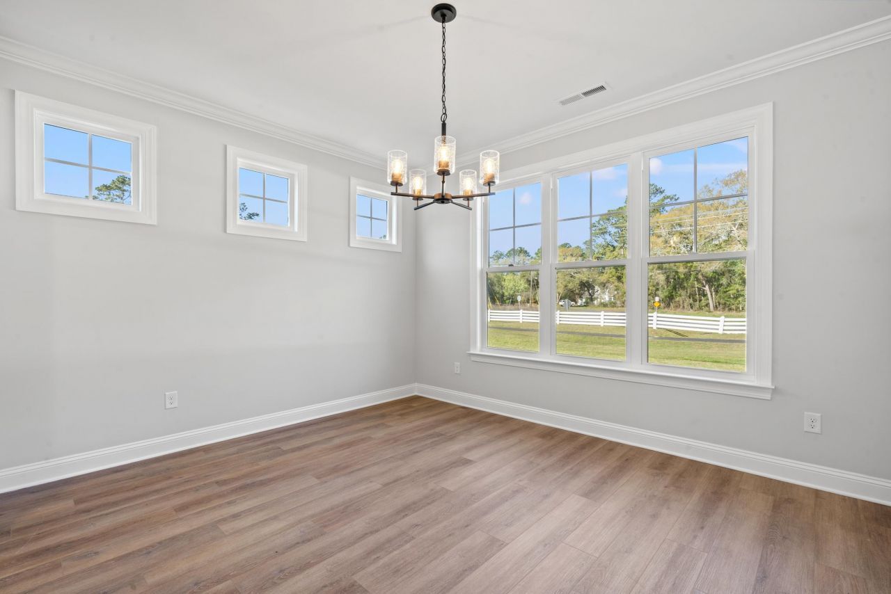 702 Daisy Bank Circle Photo 4