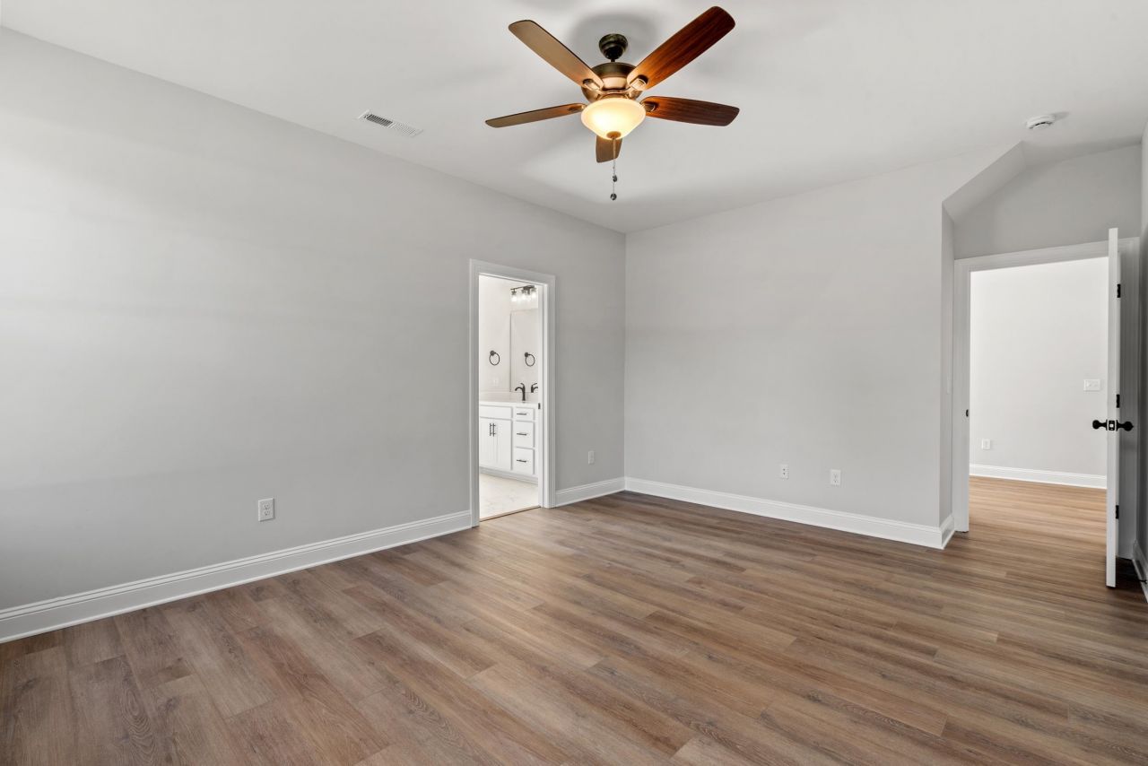 702 Daisy Bank Circle Photo 6