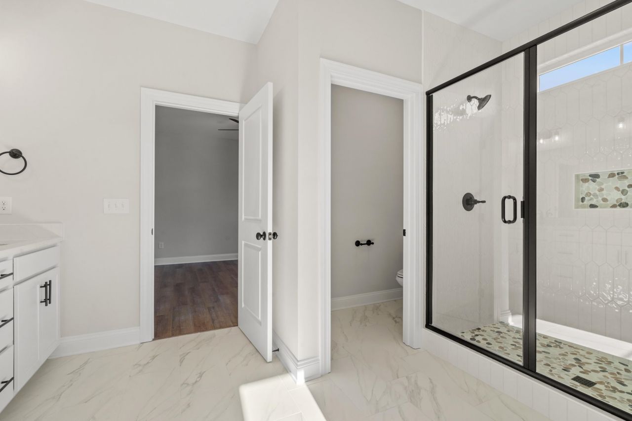 702 Daisy Bank Circle Photo 8