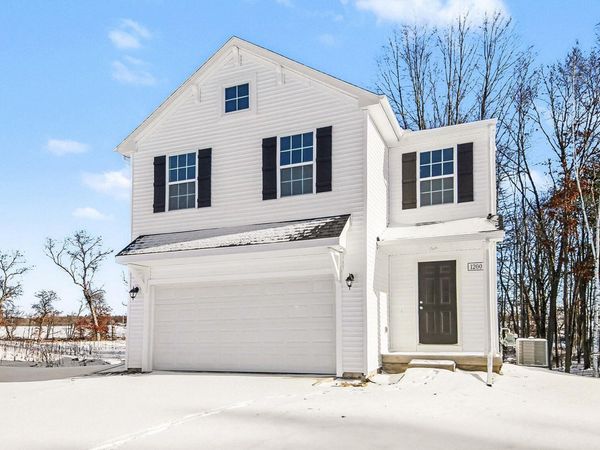 1200 Cedarwood Drive, Greenville, MI 48838