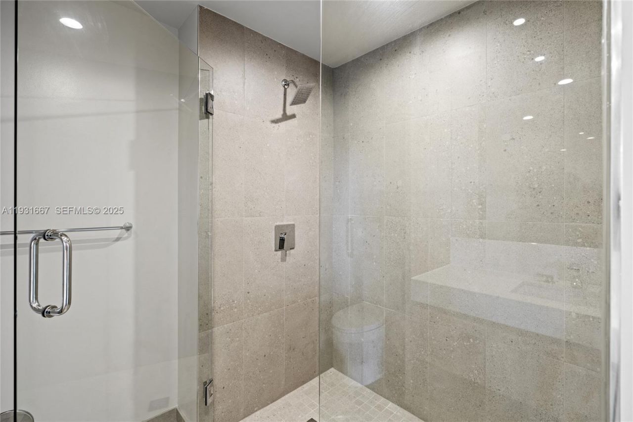 11 NE 6th St, Unit 2101, Miami, FL 33132 Photo