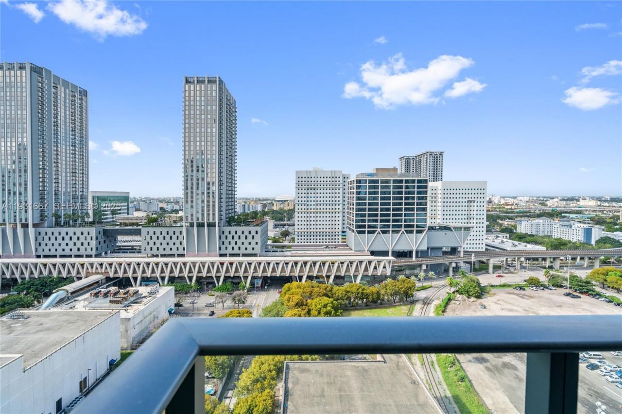 11 NE 6th St, Unit 2101, Miami, FL 33132 Photo