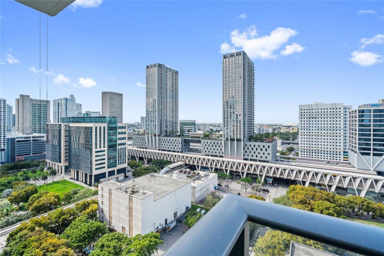 11 NE 6th St, Unit 2101, Miami, FL 33132 Photo