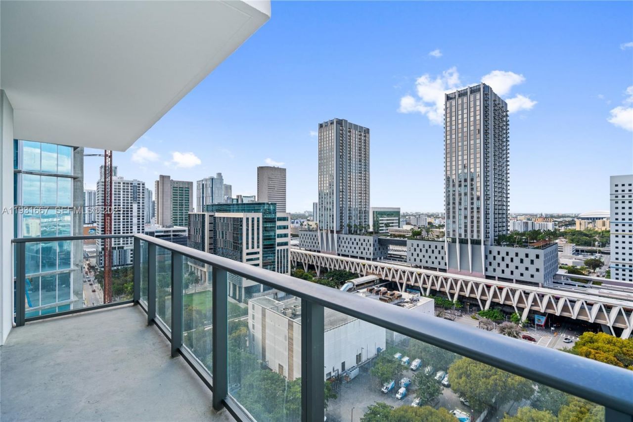 11 NE 6th St, Unit 2101, Miami, FL 33132 Photo