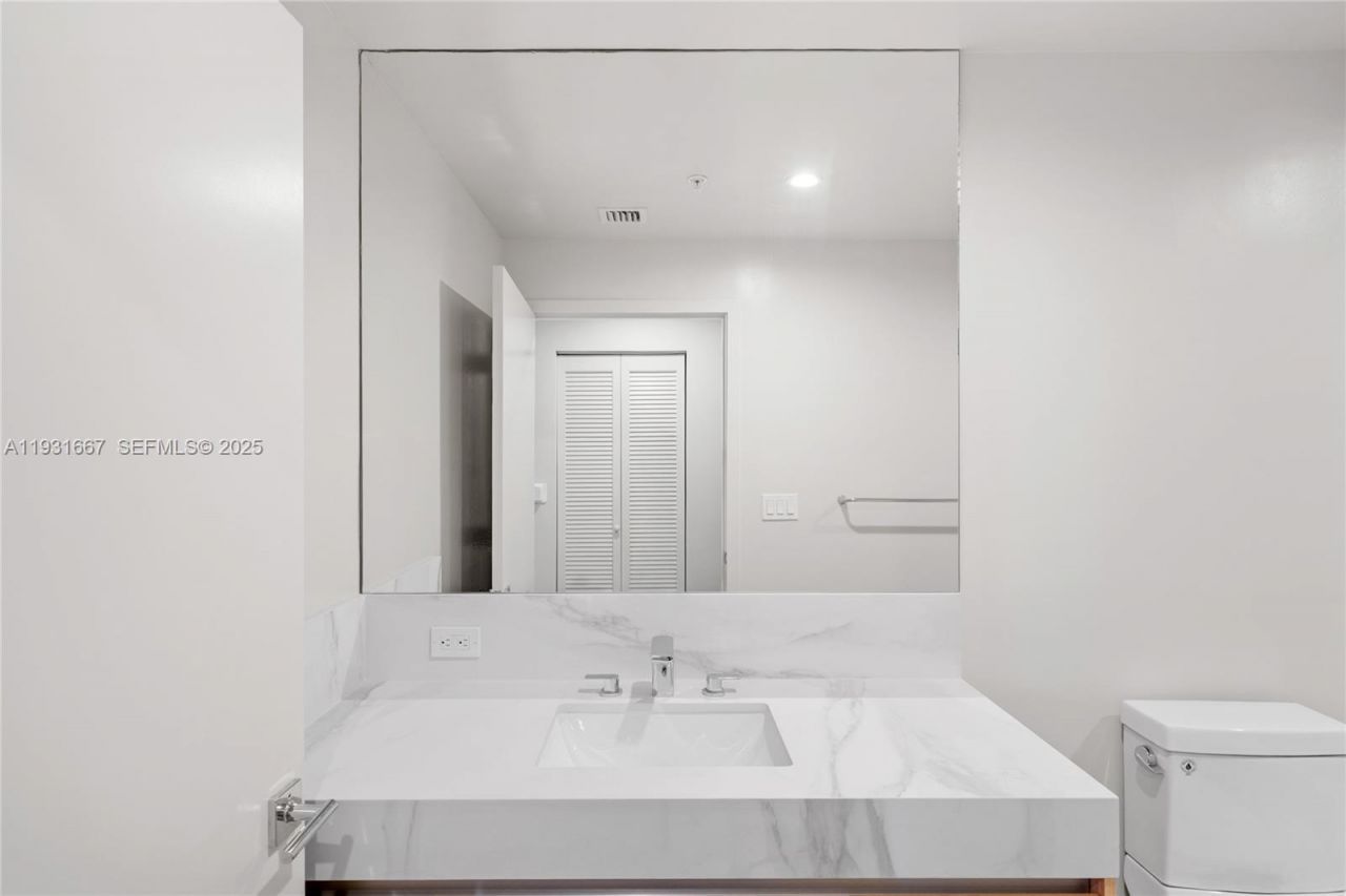 11 NE 6th St, Unit 2101, Miami, FL 33132 Photo