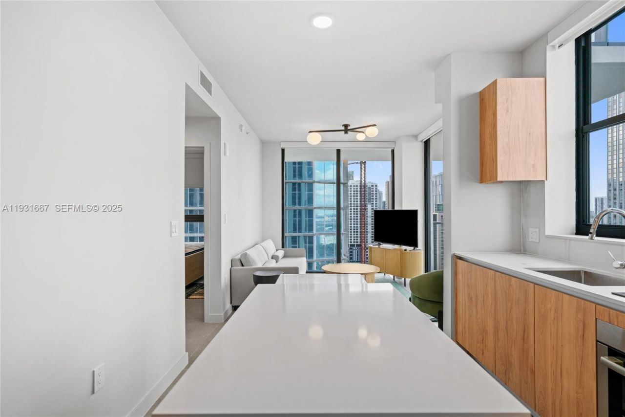 11 NE 6th St, Unit 2101, Miami, FL 33132 Photo