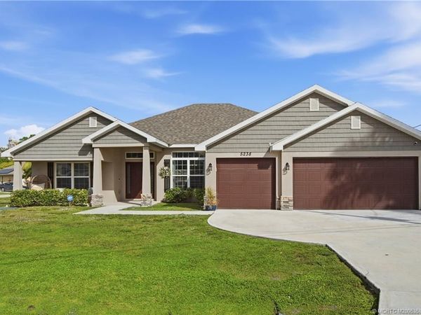 5238 NW Reba Circle, Port St Lucie, FL 34986