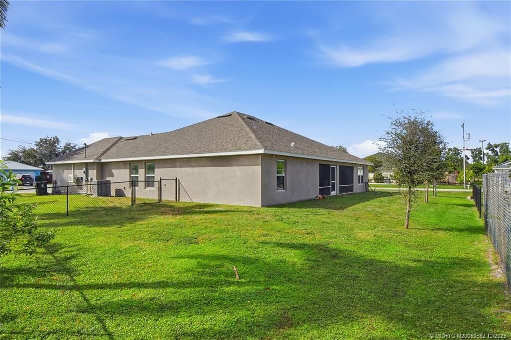 5238 NW Reba Circle, Port Saint Lucie, FL 34986 Photo