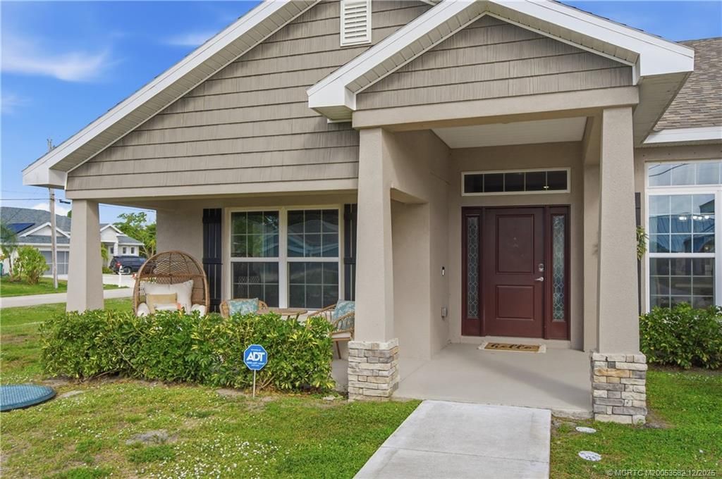 5238 NW Reba Circle, Port Saint Lucie, FL 34986 Photo