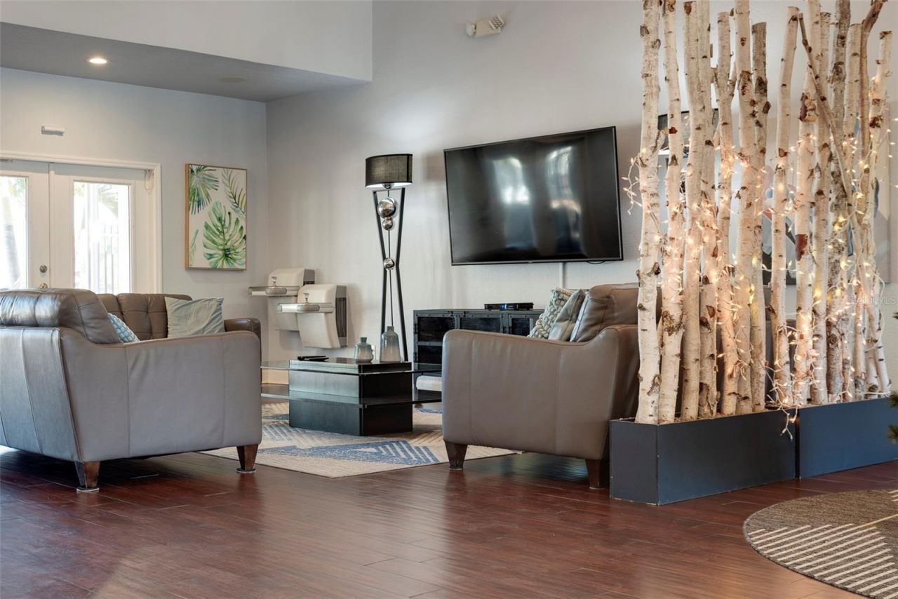 215 Seahorse Drive Se, Unit D, Saint Petersburg, FL 33705 Photo