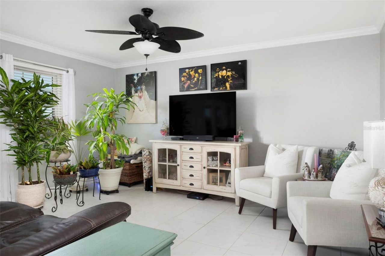 215 Seahorse Drive Se, Unit D, Saint Petersburg, FL 33705 Photo