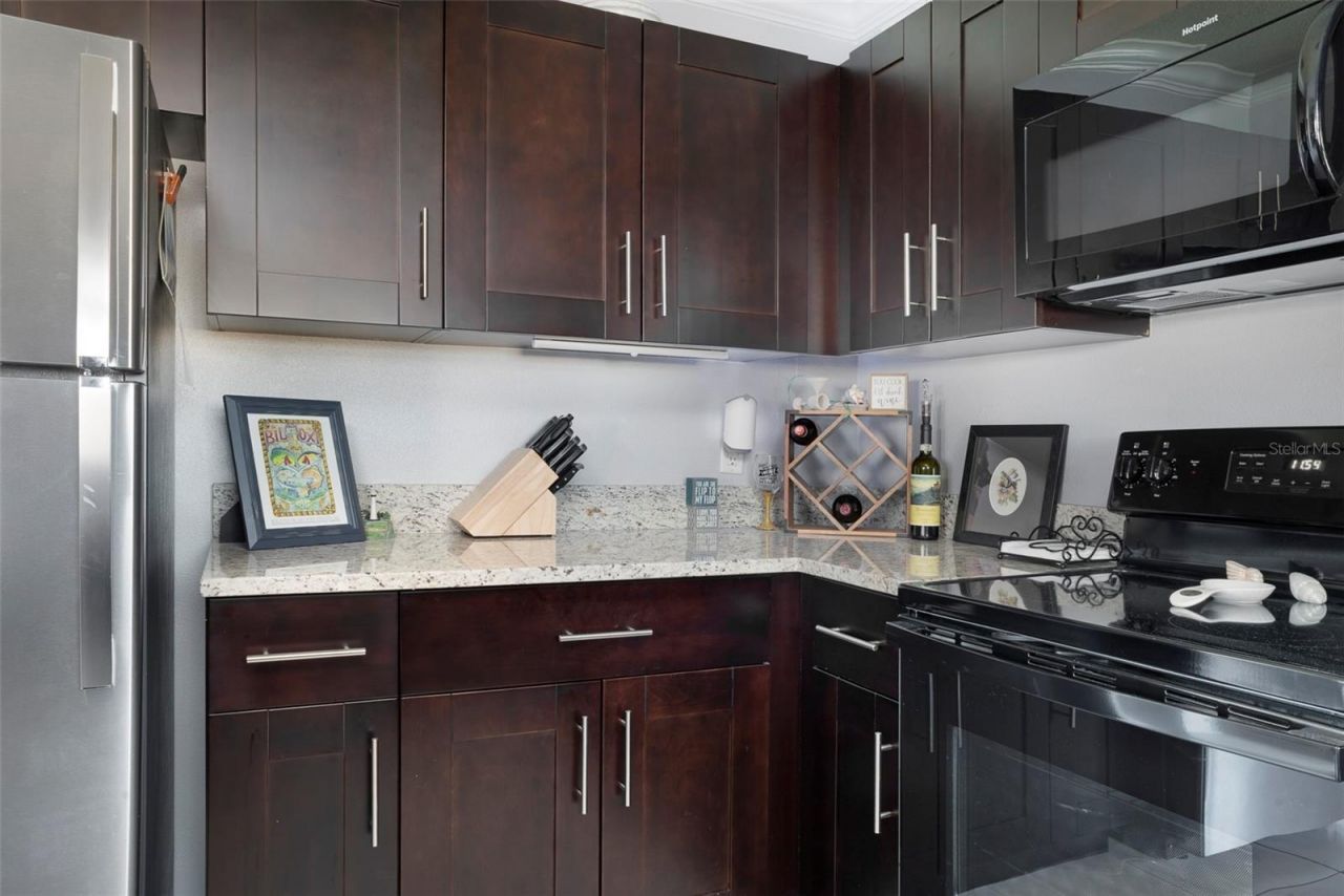 215 Seahorse Drive Se, Unit D, Saint Petersburg, FL 33705 Photo