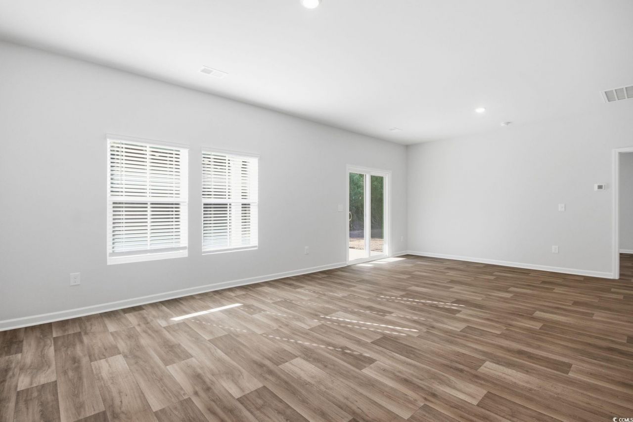 1121 Tibetan St. Photo 15