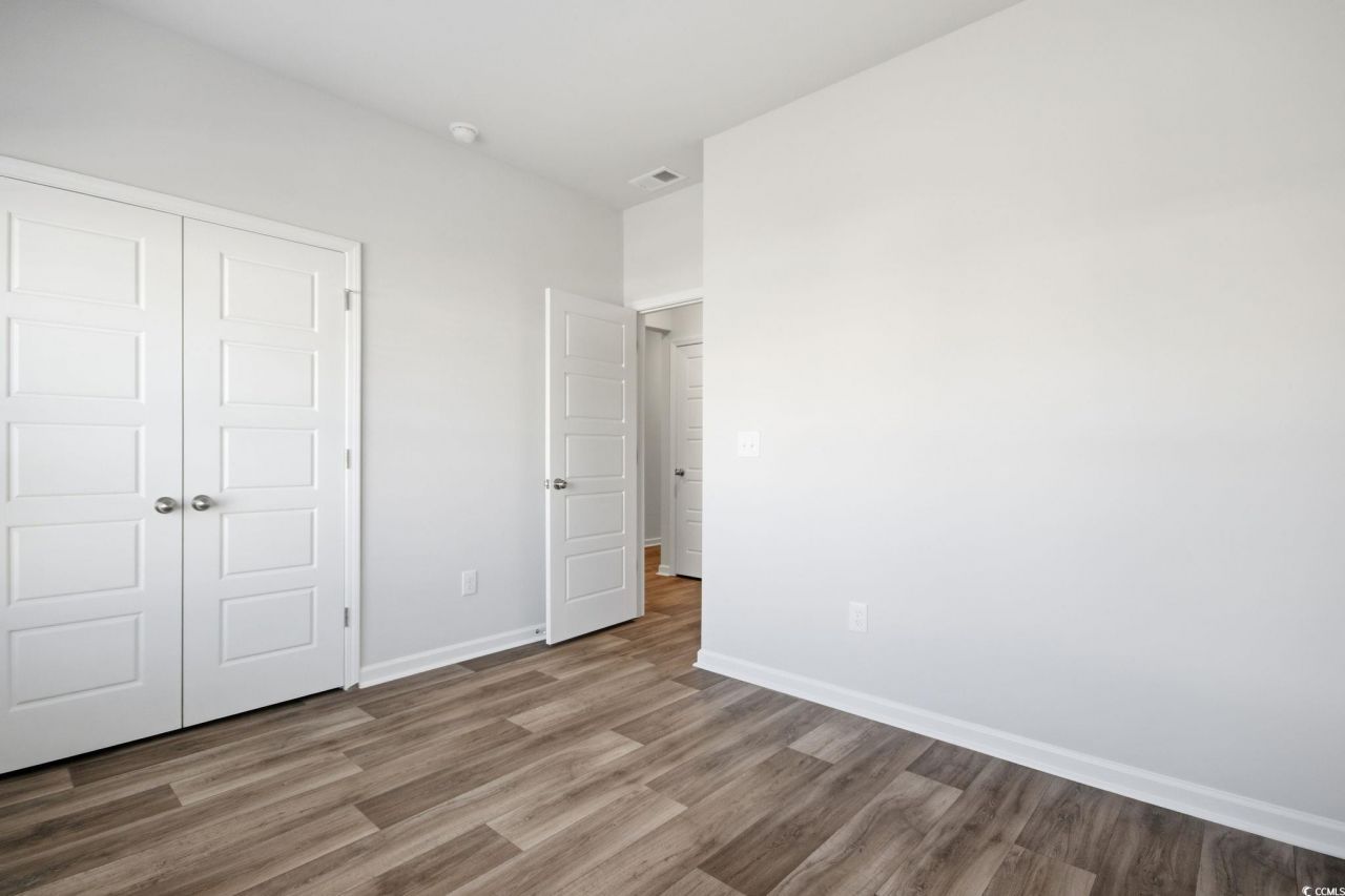 1121 Tibetan St. Photo 4