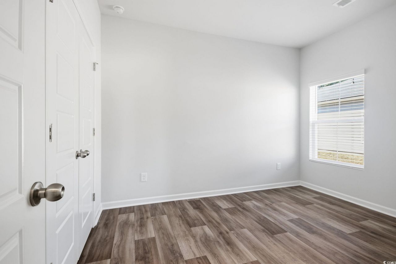 1121 Tibetan St. Photo 6