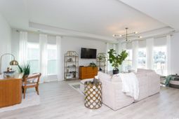 334 Splendor Circle photo 4