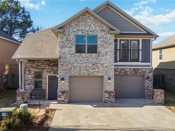1299 N Sicily Lane , Fayetteville, AR 72704